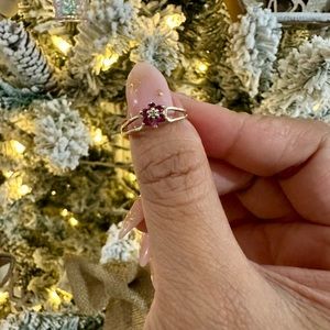 10K (marked) yellow gold, floral ruby ring